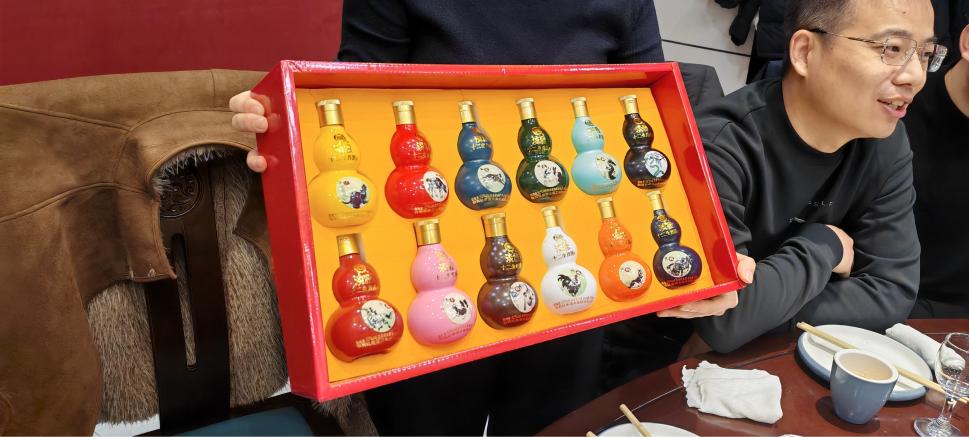 Zemeijia வருடாந்திர குழு கொண்டாட்டத்துடன் குதிரையின் ஆண்டை வரவேற்கிறது