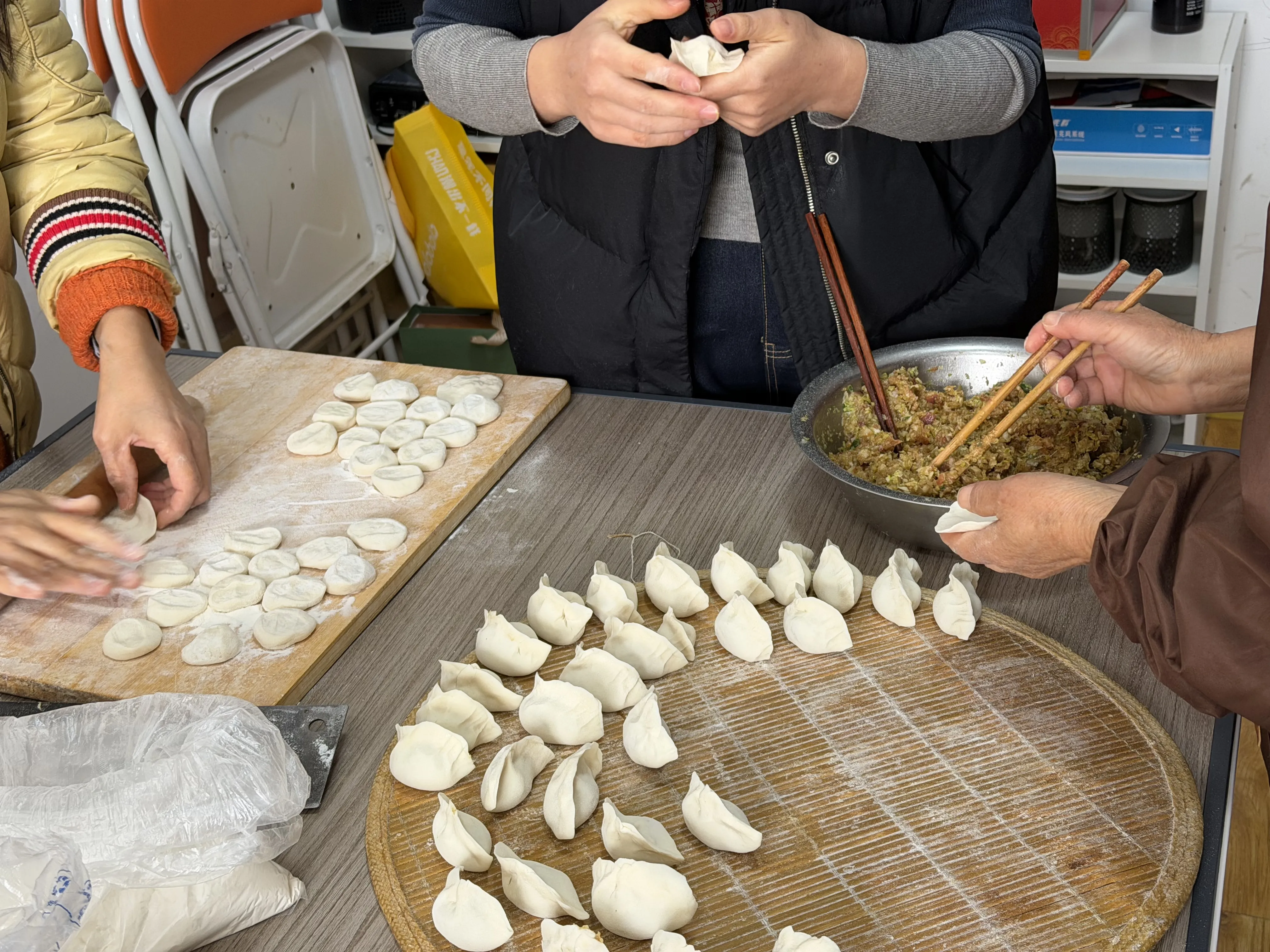 Zemeijia வடக்கு சிறிய புத்தாண்டைக் கொண்டாடுகிறது